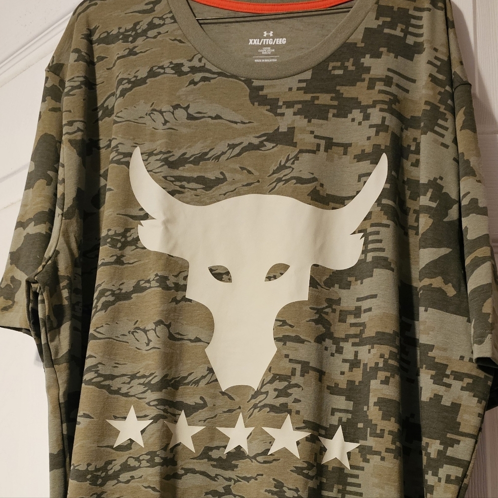 Under Armour Olive Camo Bull Graphic Tee. Size Xxl